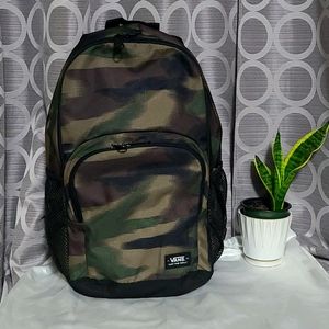 🌺- Green Camouflage back pack by Vans